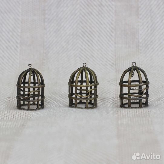 Металлическая клетка