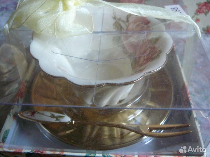 Фарфоровые емкости и кухонная утварь