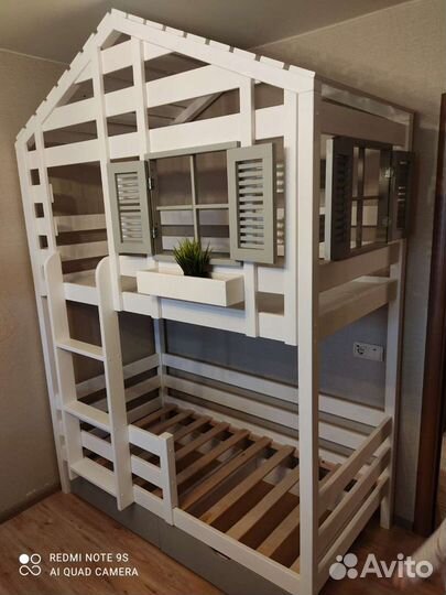 Кроватки двухъярусные новые