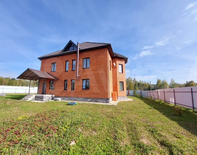 Коттедж 290 м² на участке 17 сот.