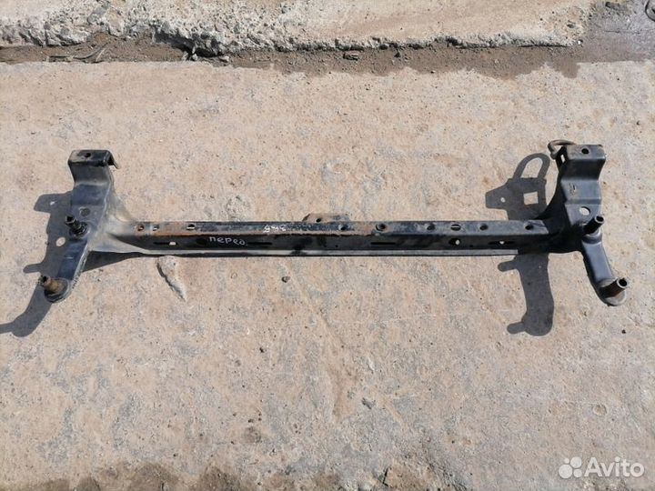 Балка подрадиаторная Volkswagen Passat b3 b3