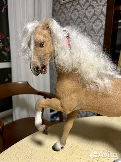 Лошадь флокированная