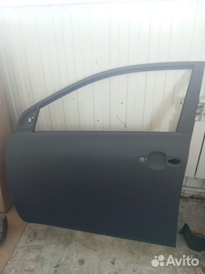 Toyota corolla 130 дверь