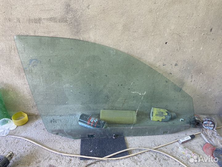 Стекло переднее правое golf 4