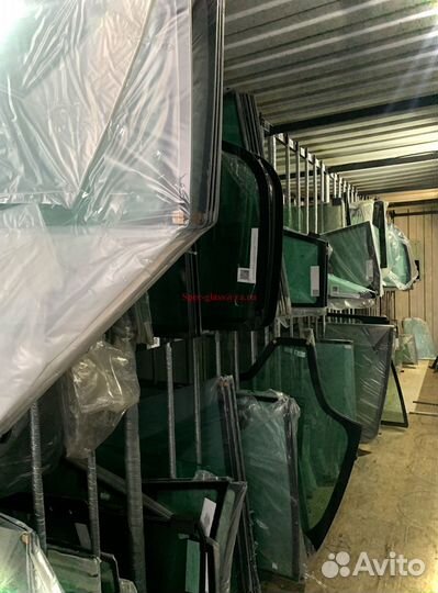 Стекло лобовое Mustang 2054