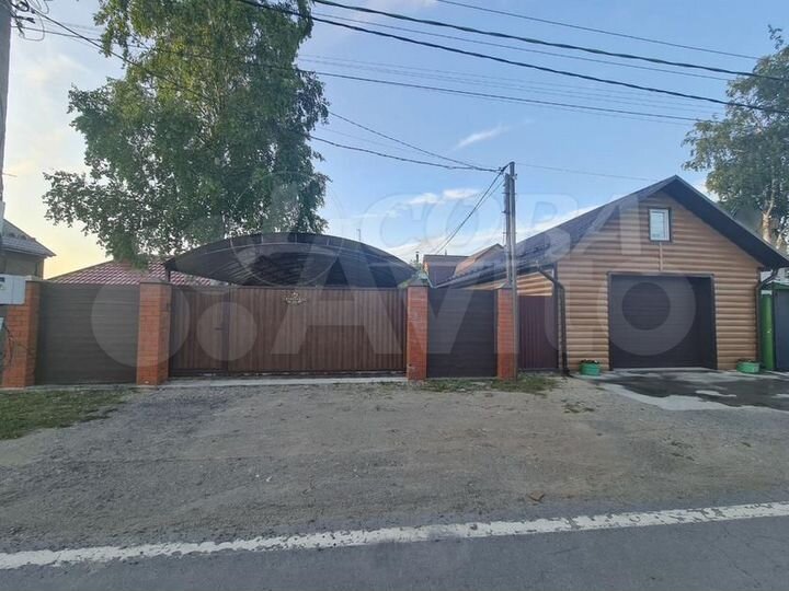 Дом 260 м² на участке 18 сот.