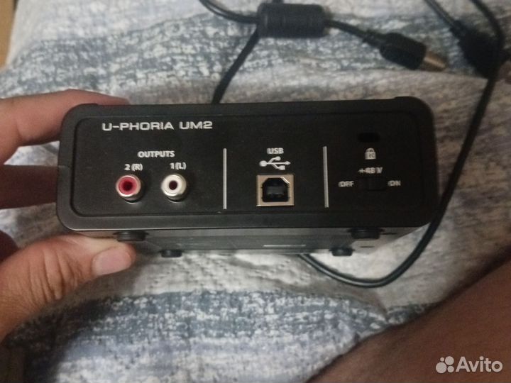 Аудиокарта behringer внешняя um2