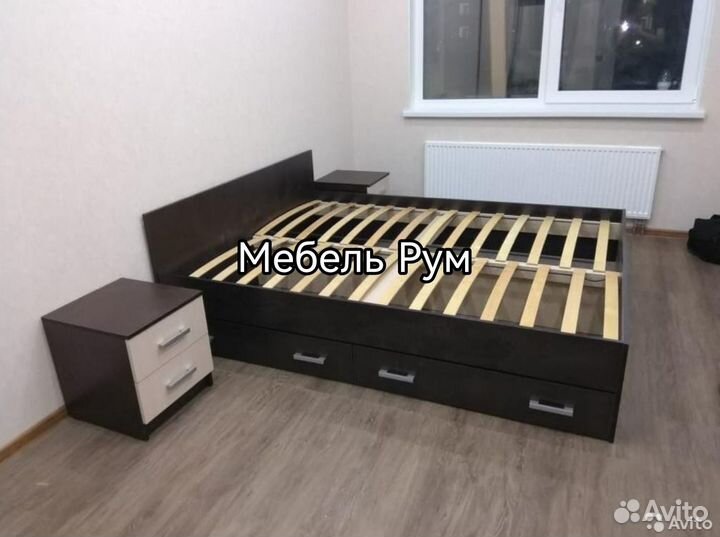 Кровать двуспальная с ящиками 140х200. Новая