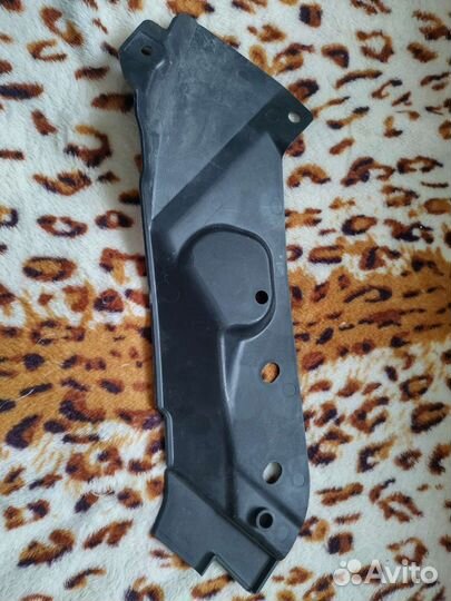 Кожух правой фары Priora