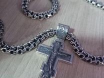 Серебряная цепь вкруг и крест