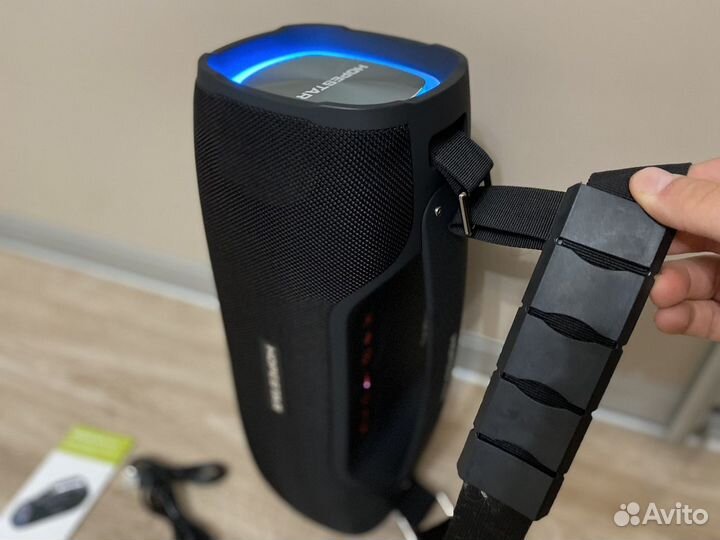 Портативная колонка с мощным бассом