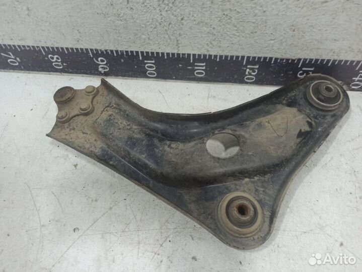 Рычаг передний левый нижний