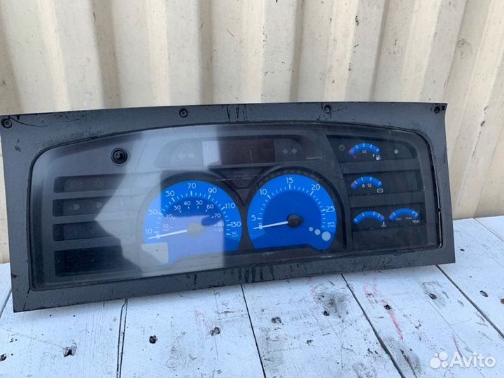 Панель приборов Renault Midlum 2005