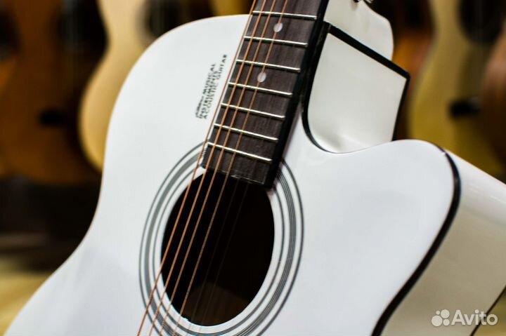 Акустическая гитара
