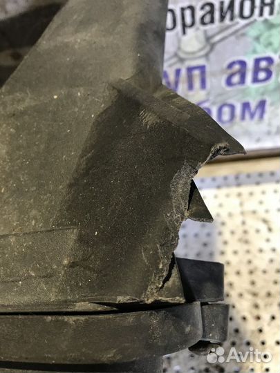 Корпус воздушного фильтра Cadillac SRX