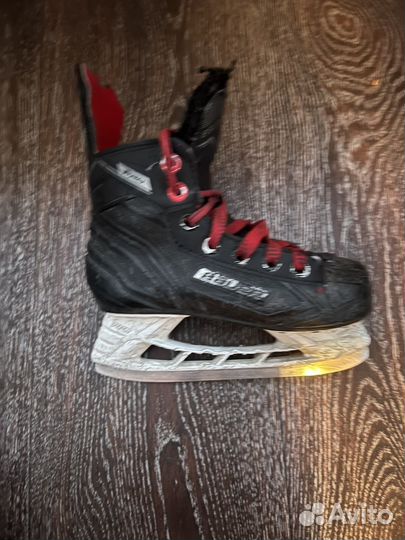 Хоккейные коньки bauer