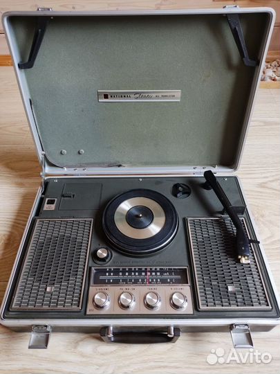 Проигрыватель виниловых пластинок National SG-725