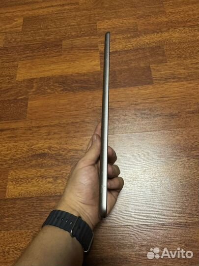 iPad 6th generation 32 gb wi-fi