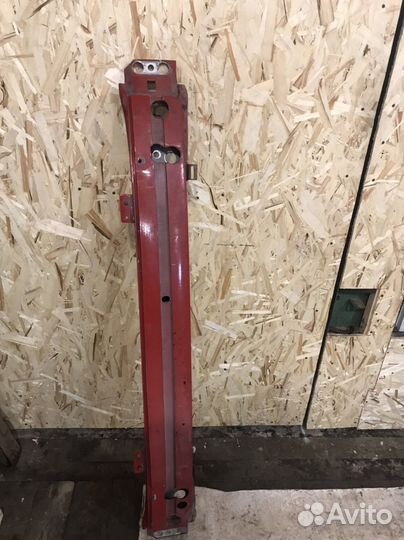 Усилитель бампера Volvo s60