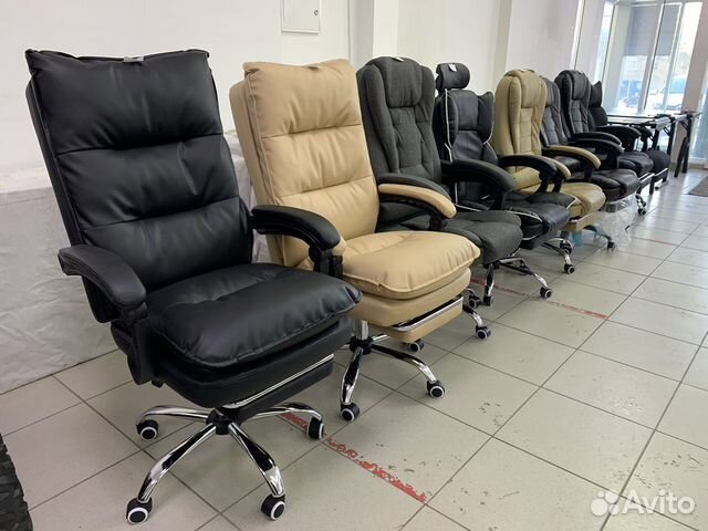 Компьютерное кресло офисное руководителя