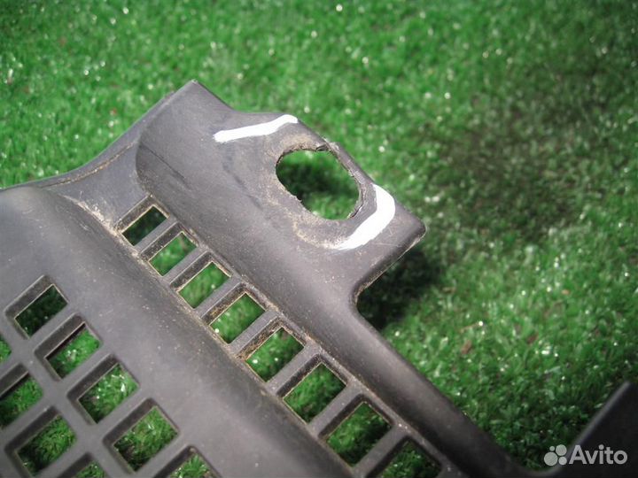 Решетка стеклоочистителей Renault Sandero 1 (BS11