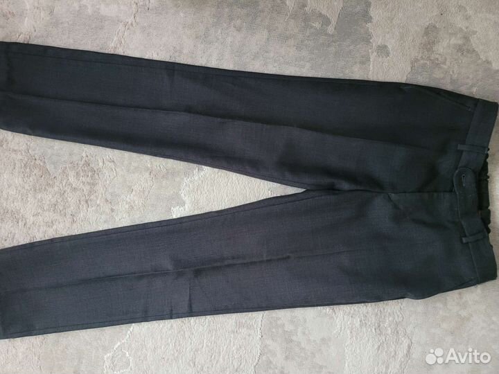 Продаю школьный костюм на мальчика рост 158-164