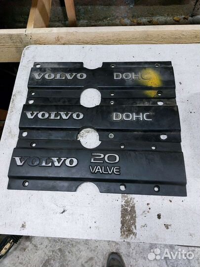 Декоративная крышка двигателя Volvo 850