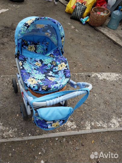 Коляска для кукол