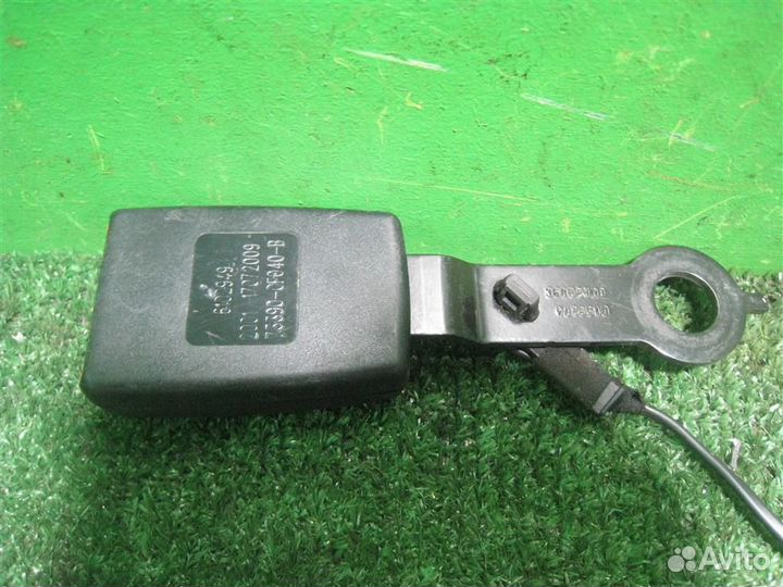 Замок ремня безопасности задний левый Toyota Vers