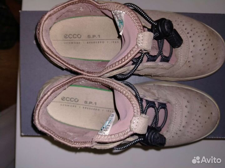 Кроссовки для девочки