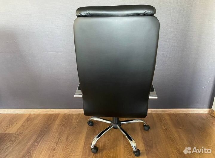 Компьютерное кресло новое