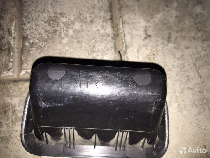 Обшивка крышки багажника mazda 3 бл