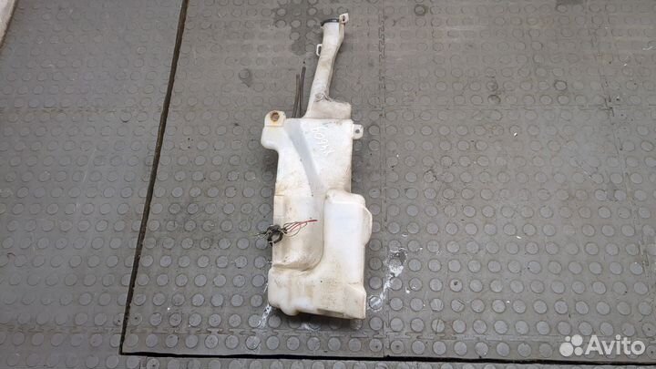 Бачок омывателя Toyota RAV 4, 2003
