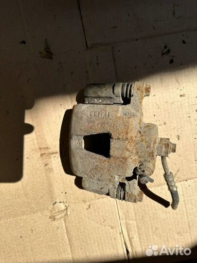 Суппорт задний левый Ssang Yong Actyon New 2 2.0