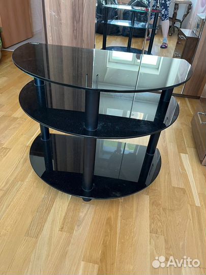 Стеклянная тумба под тв