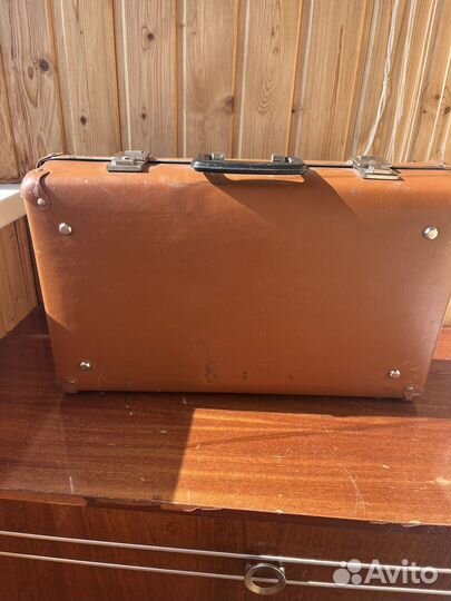 Чемодан фибровый