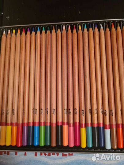 Карандаши цветные и профессиональные и альбомы