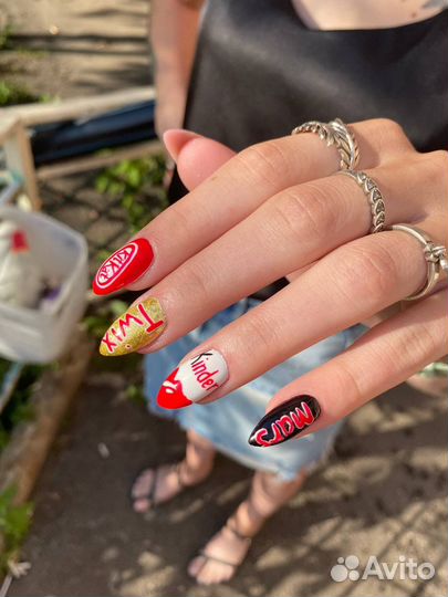 Мастер по маникюру и педикюру