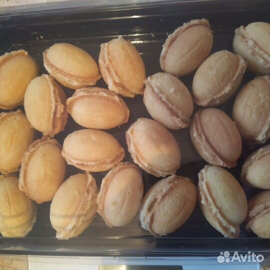 Орешки со сгущенкой и грецким орехом внутри