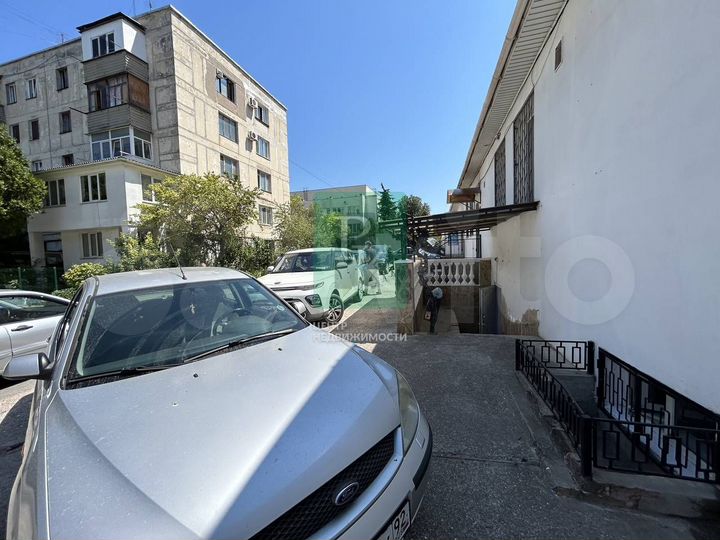 Помещение 106 м2 в спальном районе