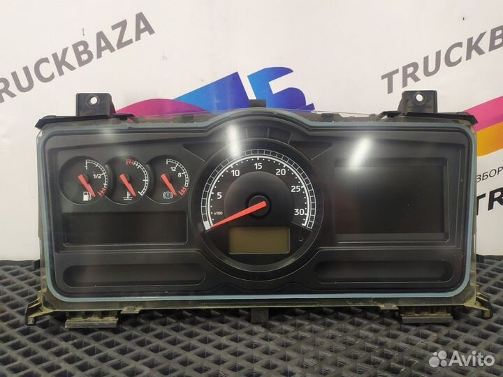 7421573670 Панель приборов