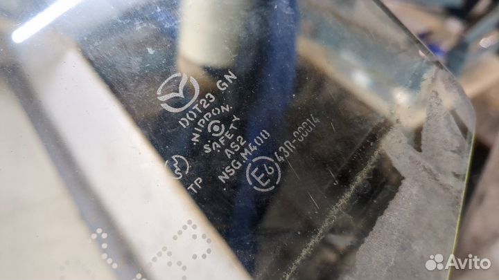 Стекло боковой двери Mazda MX-5 3, 2005