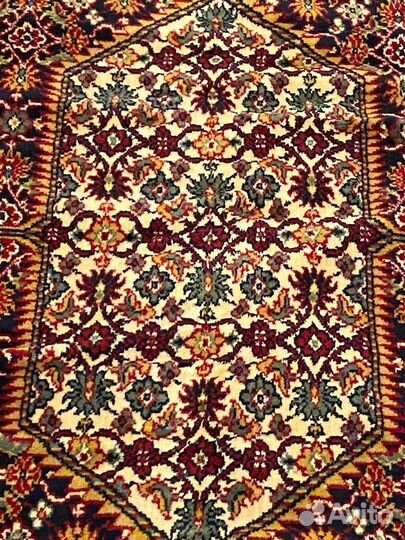 Ковер шерстяной новый