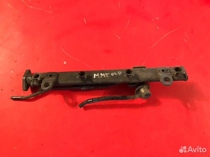 Топливная рейка (рампа) Mitsubishi Outlander 2