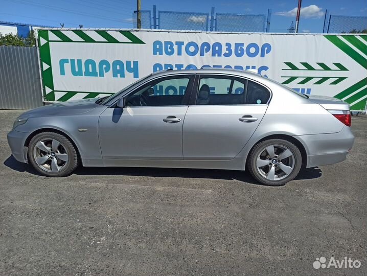 Кулак поворотный передний левый BMW 530I E60 31216