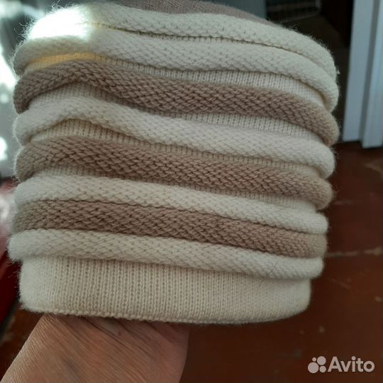 Шапка женская вязаная