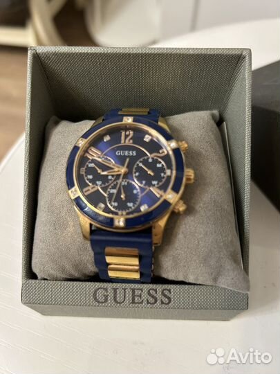 Часы guess