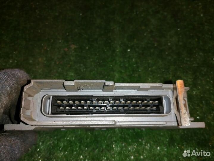 Блок управления ABS 27520-FA030 Subaru Impreza GF8