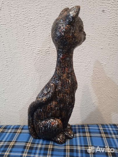Статуэтка кошка