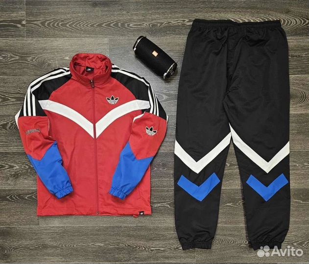 Спортивный костюм adidas